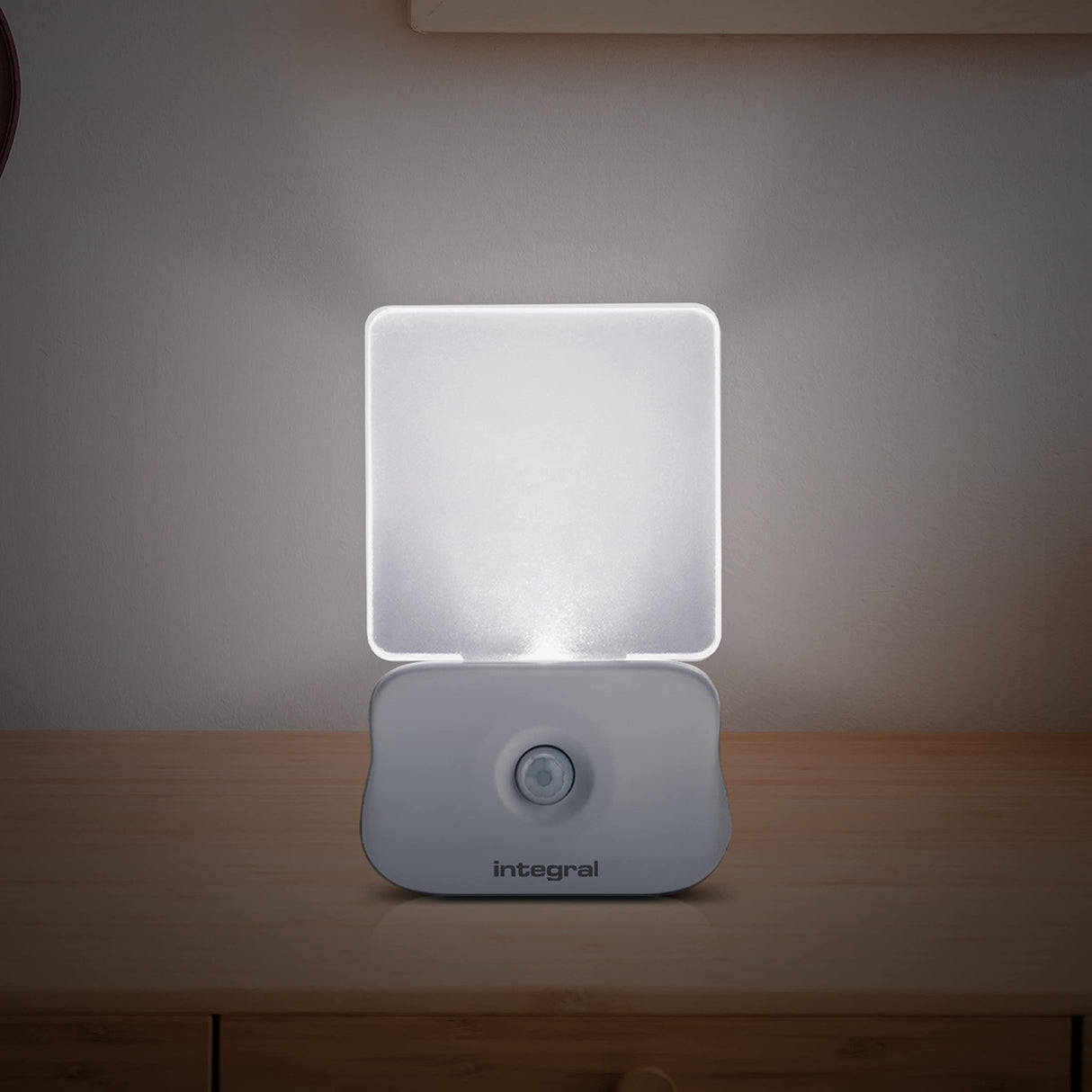 Integral LED Motion Sensor Night Light, Plug in Wall with Dusk to Dawn Photocell Sensor, for Hallways, Landings, Stairs, Kitchens, Bedrooms, Baby’s Nursery and More,Transparent, Pack of 1